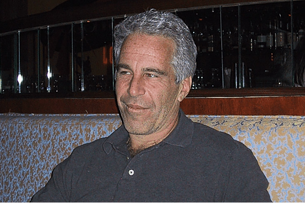 பிரித்தானிய பிரதமரை பதவி விலகுமாறு கோரி அழுத்தம் | Pressure Grows On Uk Pm Starmer