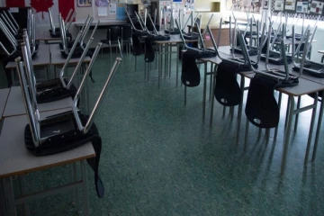 கல்விப் பணியாளர்கள் போராட்டம்; நிகழ்நிலை தொழில்நுட்பத்திற்கு திரும்பும் பாடசாலைகள்