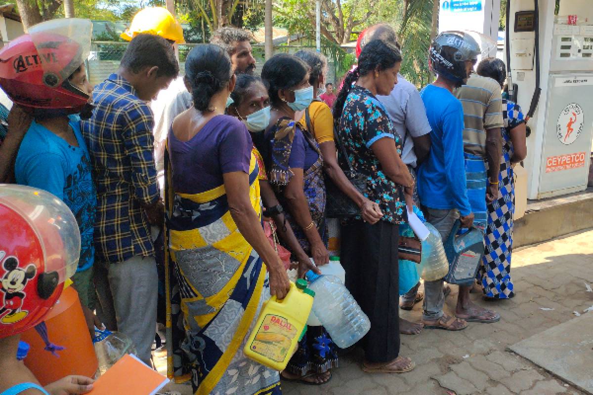 எரிபொருள் தட்டுப்பாடு…! வெளியான உண்மை நிலைமை | Fuel Shortage At Filling Stations In Many Areas எரிபொருள் தட்டுப்பாடு…! வெளியான உண்மை நிலைமை | Fuel Shortage At Filling Stations In Many Areas