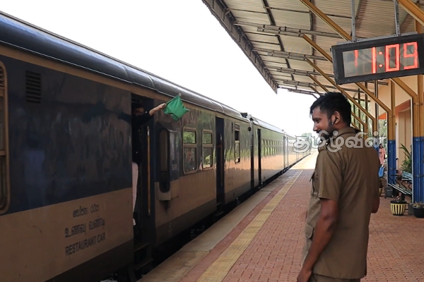 மக்களின் கோரிக்கையை நிறைவேற்றிய திணைக்களம்: தரித்து நிற்கும் தொடருந்துகள் | All Trains Will Henceforth Ply At Mangulam