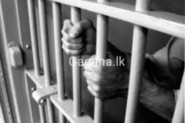 පොලිස් සිරමැදිරියක් තුළ දී බිරිඳගේ අනියම් සැමියාගේ ගෙල කපයි..