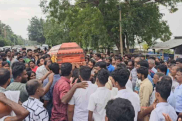 சிகிச்சைக்குச் சென்ற 12 வயது சிறுமி உயிரிழப்பு ; தீர்வு கோரும் பிரதேச மக்கள் | Girl Death Seeking Treatment Residents Solution