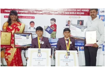 பைபிளில் உள்ள அனைத்து வசனத்தை ஒப்புவித்து உலக சாதனை படைத்த சிறுவர்கள் - குவியும் பாராட்டு