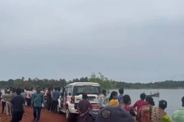 சுற்றுலா சென்ற ஒரே குடும்பத்தைச் சேர்ந்த 10 பேருக்கு நேர்ந்த துயரம்