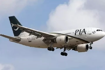 மலேசிய விமான நிலையத்தில் பாகிஸ்தான் விமானம் சிறைபிடிப்பு