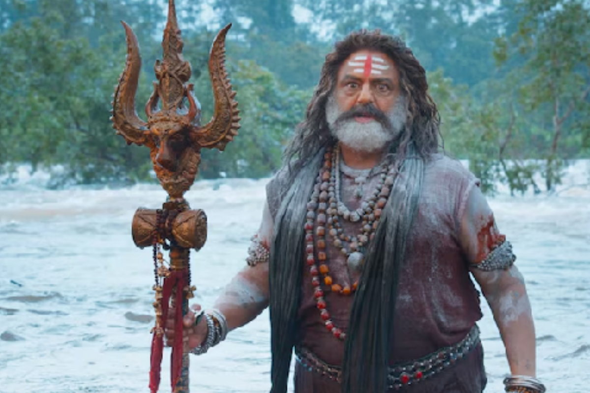 மே 1ஆம் தேதி ஜீ தமிழில் முதல் முறையாக ஒளிபரப்பாகும் அதிரடி ஆக்ஷன் திரைப்படம்.. | May 1 Zee Tamil Special Movie Telecast