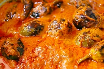 எண்ணெய் கத்திரிக்காய் குழம்பு! சூடான சாதத்தில் ருசித்து ருசித்து சாப்பிடுங்க