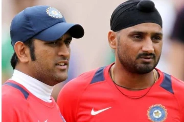 டோனி என்ன என் மனைவியா? சர்ச்சை பேட்டியை அடுத்து திடீர் பல்டி அடித்த இந்திய வீரர்