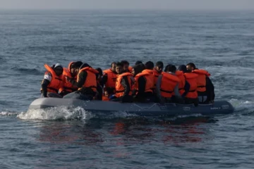 புலம்பெயர்ந்தோரை நாடுகடத்தல் முகாம்களுக்கு அனுப்ப திட்டம்: ஒரு திடுக் செய்தி