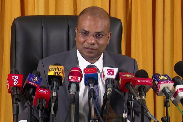இலஞ்ச, ஊழல் ஆணைக்குழுவின் தலைவரின் தனிப்பட்ட வாழ்க்கையை விமர்சித்த எம்.பி | Samara Sampath Ranga Dissanayake Arjun Mahendran