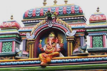 மட்டக்களப்பு பிரபல ஆலயத்தில் இடம்பெற்ற சம்பவம்; பக்தர்கள் திகைப்பு!
