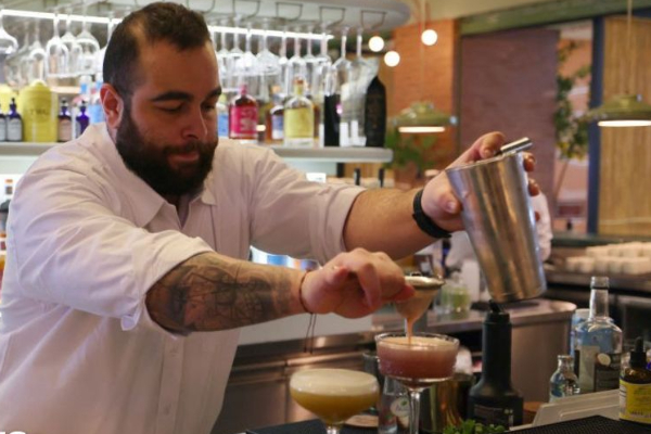 மது விற்பனை செய்யலாம்; சவுதி அரேபியா அனுமதி | Saudi Arabia Allows Sale Of Alcohol