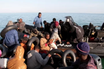 ஸ்பெயின் கடற்கரையில் கரை ஒதுங்கிய 4 புலம்பெயர்ந்தவர்கள் உடல்: இதுவரை 13,000 பேர் என உள்துறை தகவல்