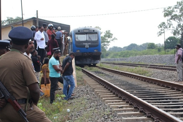 ரயிலில் மோதி பலியான முதியவர் ; விசாரணைகள் ஆரம்பம் | Elderly Man Dies Hit By Train Probe Begin