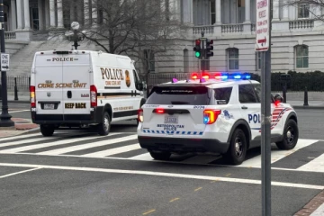 வெள்ளை மாளிகையை நோக்கி துப்பாக்கியுடன் வந்த நபர்: பொலிசார் அதிரடி