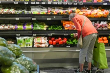 அமெரிக்கப் பொருட்களை புறக்கணிப்பதாக கனடியர்கள் தெரிவிப்பு