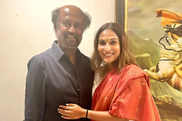 ரஜினிக்கு பாத பூஜை செய்த மகள்.. தீபாவளி கொண்டாட்ட ஸ்டில்கள் இதோ