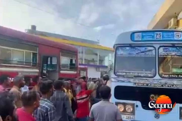 පොළොන්නරුවේ බස් ගැටුමක් - වර්ජනයකුත් අරඹයි