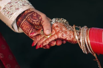 திருமணத்தின்போது வந்த முதல் மனைவி! மணமகனின் சகோதரரை கரம்பிடித்த மணமகள்