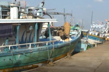 மீன்பிடிக்கச் சென்ற படகுடன் நால்வர் மாயம்
