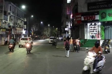 இரவு நேர ஊரடங்கில் வெளியில் சுற்றிய 22 வாகனங்கள் பறிமுதல்