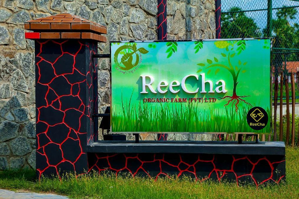 புலம்பெயர் மக்களுக்கு இலங்கை இராணுவமே தடையாக உள்ளது: தமிழ் தொழிலதிபர் சுட்டிக்காட்டு | Travel With Chatura Kandiah Baskaran S Interview