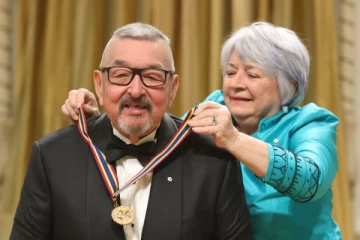 பிரபல கனடிய நடிகர் கிரேஹாம் கிரீன் காலமானார்