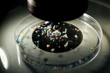 மேகங்களில் மிதக்கும் மைக்ரோ பிளாஸ்டிக்ஸ்., ஜப்பான் விஞ்ஞானிகள் ஆய்வில் உறுதி