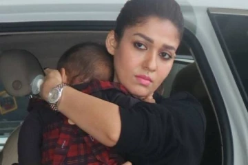 கிழிந்த பேண்ட்!! இரட்டை குழந்தைகளுடன் ஊர் விட்டு ஊர் செல்லும் நடிகை நயன் தாரா - விக்கி..