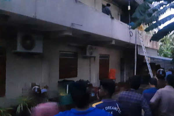 யாழில் வர்த்தக நிலையத்தில் ஏற்பட்டுள்ள திடீர் தீவிபத்து! | A Sudden Fire At A Commercial Center In Yali