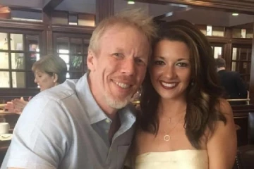 காதலனுடன் பிரேக் அப் மனமுடைந்த இளம்பெண் - முதியவரை காதலித்து மணந்தார்