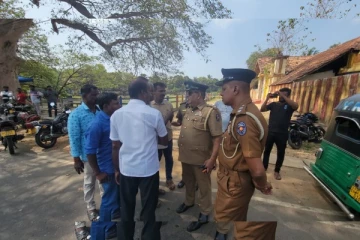 யாழ் இந்திய துணைத் தூதரம் முன் பரபரப்பு!