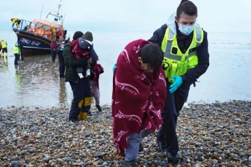 பிரித்தானிய செல்லும் பயணத்தை தடுக்க பிரான்ஸ் புதிய தடை!