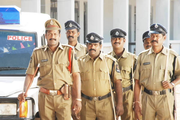 ஒருதலைக் காதலின் வெறிச்செயல் ; ஆசிரியை மீது பெற்றோல் ஊற்றி தீவைத்த மாணவர் | One Sided Love Student Petrol Teacher Sets Herfire