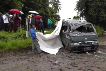 கந்தளாய் - கொழும்பு பிரதான வீதியில் இடம்பெற்ற விபத்தில் ஏழு பேர் படுகாயம்