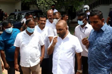 ඇමති බණ්ඩක්කා අමුවෙන් කාල කරපු වැඩේ  (PHOTOS)