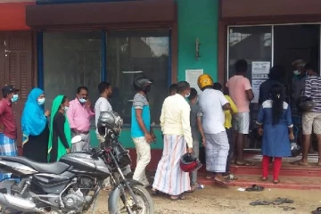 அங்கர் பால்மா   வாங்க  குவிந்த மக்கள்!