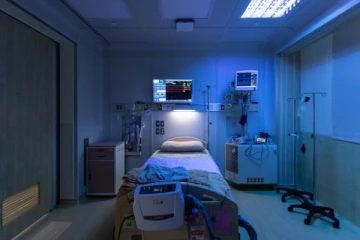 யாழ் வைத்தியசாலை ஒன்றில் ஆண் தாதி ஒருவரின் மோசமான செயலால் பரபரப்பு