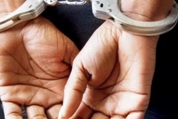 බන්ධනාගාරේ රැද්වියන් බලන්න ආපු කාන්තාවගේ යට ඇදුමෙන් හමුවූ දේ..