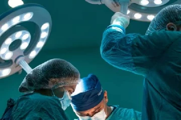 மருத்துவமனைக்குக் கொண்டுவரப்பட்ட 10 மாதக் குழந்தை: உடலில் இருந்த 600 காயங்கள்