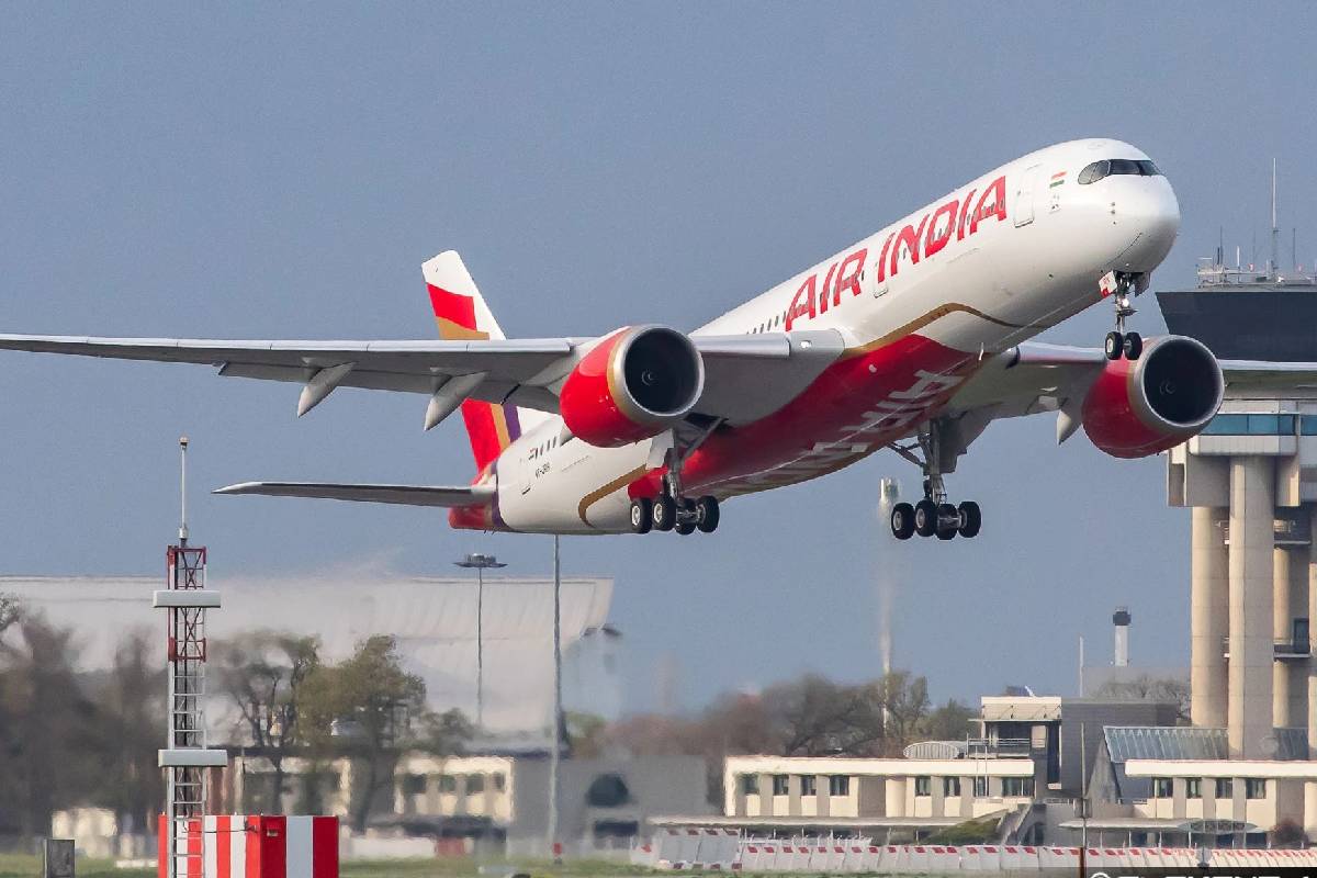 ஈரான் போர்... இந்தியாவிலிருந்து ஐரோப்பா, வட அமெரிக்காவிற்கான நேரடி விமானக் கட்டணங்கள் உச்சம் | War Effect Fares Skyrocket