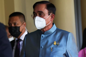 தாய்லாந்து பிரதமர்  பதவி  இடைநிறுத்தம்!