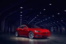 அப்டேட் செய்யப்பட்ட Tesla மென்பொருளில் பல புதிய அம்சங்கள்