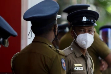 குழியில் மீட்கப்பட்ட இருவரின் சடலங்கள்