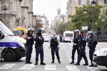 பிரான்ஸில் மனைவியை கொடூரமாக கொன்ற கணவன்!