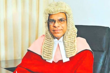 නව අගවිනිසුරුවරයා නම් කරයි - ප්‍රීති පද්මන් සූරසේනට ව්‍යවස්ථාදායක සභාවේ අනුමැතිය