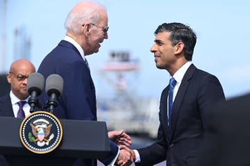 இங்கிலாந்துடன் கைக்கோர்த்த அமெரிக்கா; நெருக்கடியில் சிக்கிய ரஷ்யா!