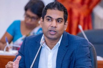 විශේෂ පිරිසක් බලශක්ති අමාත්‍යවරයා සමග විශේෂ සාකච්ඡාවක..