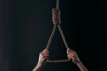 ප්‍රධාන විශ්වවිද්‍යාලයක නේවාසිකාගාරයක් තුල සිසුවෙක් සියදිවි හානිකර ගනී...