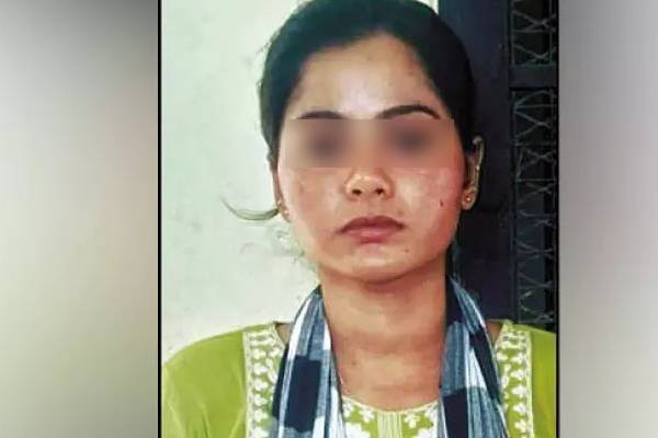 காதலனுக்காக தனியாளாக கள்ளப்படகில் வந்த இலங்கை பெண் - அடுத்து என்ன நடந்தது? | Woman Illegally Arrived From Sri Lanka For Love
